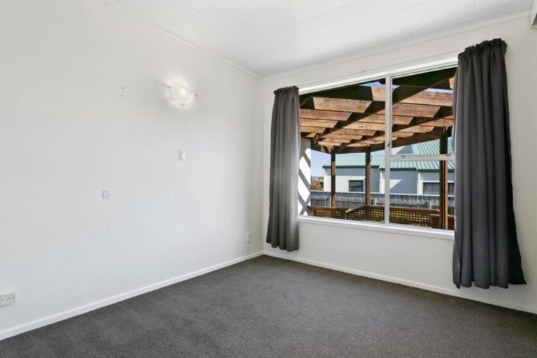 Photo of property in 6 Birch Street, Hilltop, Taupo, 3330