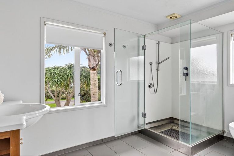 Photo of property in 11 Douglas Street, Okitu, Gisborne, 4010