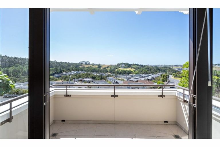 Photo of property in 140 Gills Road, Albany Heights, Auckland, 0632