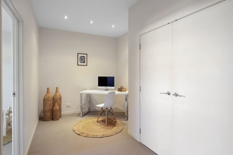 Photo of property in Quarterdeck, 3/4 Buller Street, New Plymouth, 4310