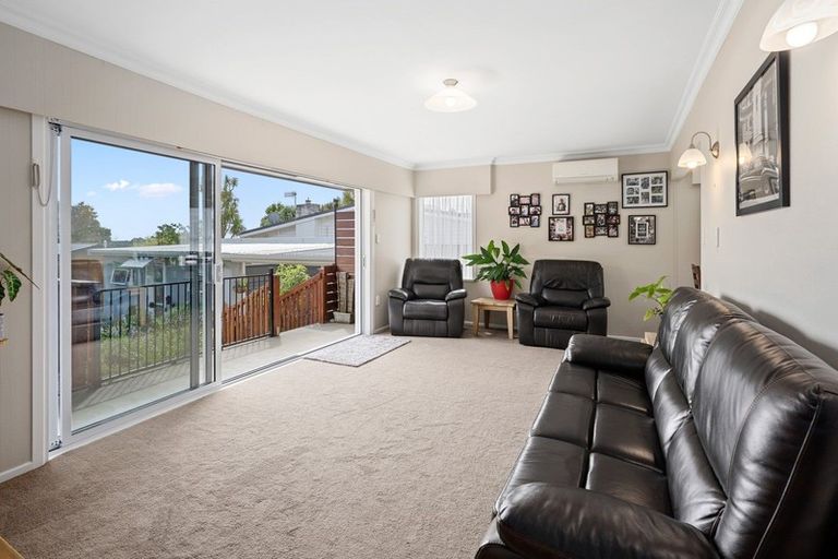Photo of property in 10 Matenga Street, Waikanae, 5036