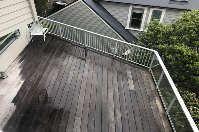 Photo of property in 134 Wadestown Road, Wadestown, Wellington, 6012