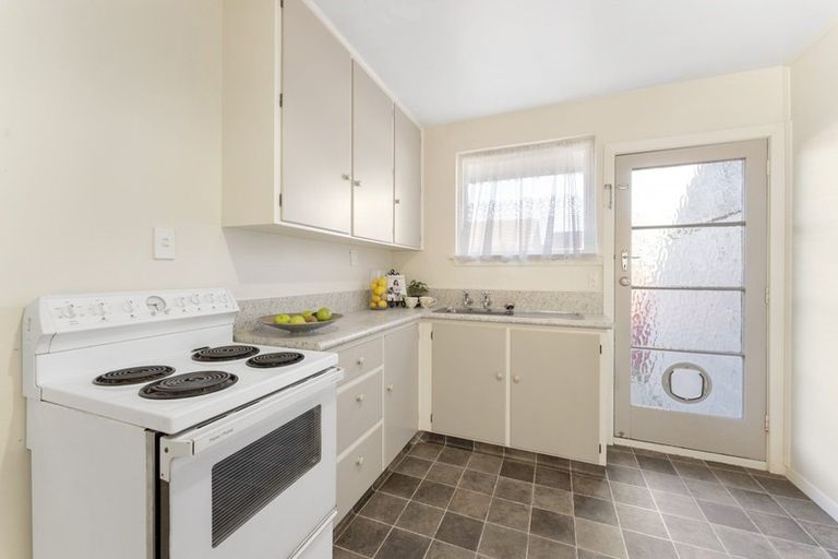 Photo of property in 2/32 Mona Vale Avenue, Riccarton, Christchurch, 8011