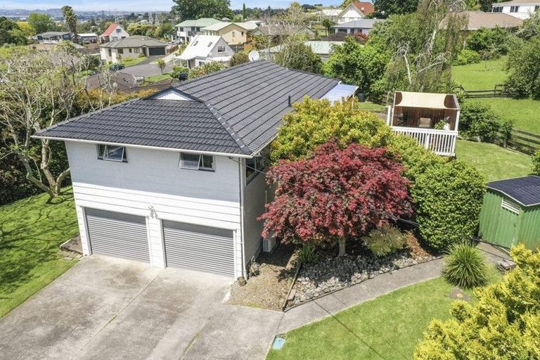 Photo of property in 13 Mcclintock Road, Massey, Auckland, 0614