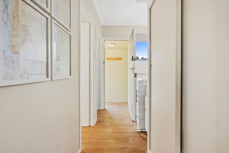 Photo of property in 15 Omahau Crescent, Twizel, 7901