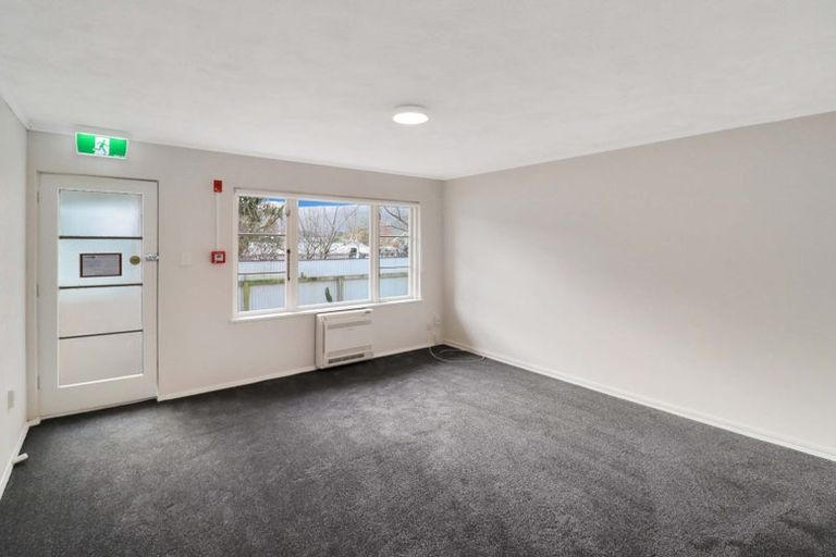 Photo of property in 2 Argyle Grove, Trentham, Upper Hutt, 5018