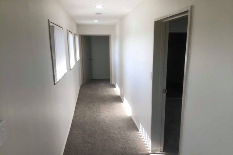 Photo of property in 93c Maplesden Drive, Clendon Park, Auckland, 2103