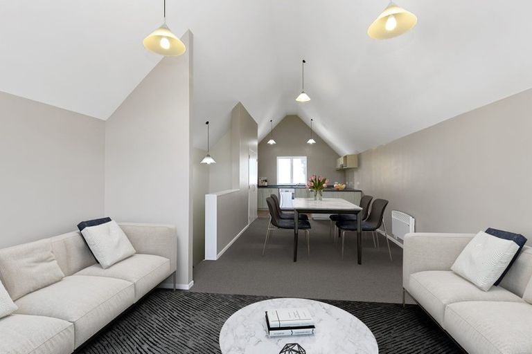 Photo of property in Victoria Villas, 23/35u Pirie Street, Mount Victoria, Wellington, 6011