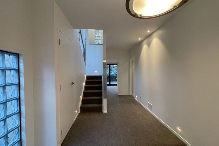 Photo of property in 1/41 High Road, Glenfield, Auckland, 0629