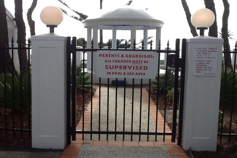 Photo of property in Oceanside Apartments, 9/453 Hibiscus Coast Highway, Orewa, 0931