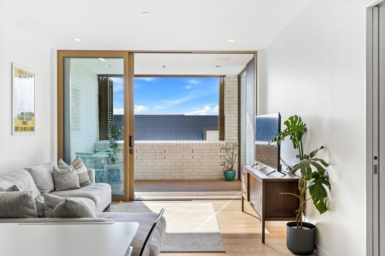 Photo of property in 303/167 Glenvar Ridge Road, Long Bay, Auckland, 0630