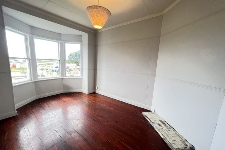 Photo of property in 92 Rolleston Street, Mount Cook, Wellington, 6021