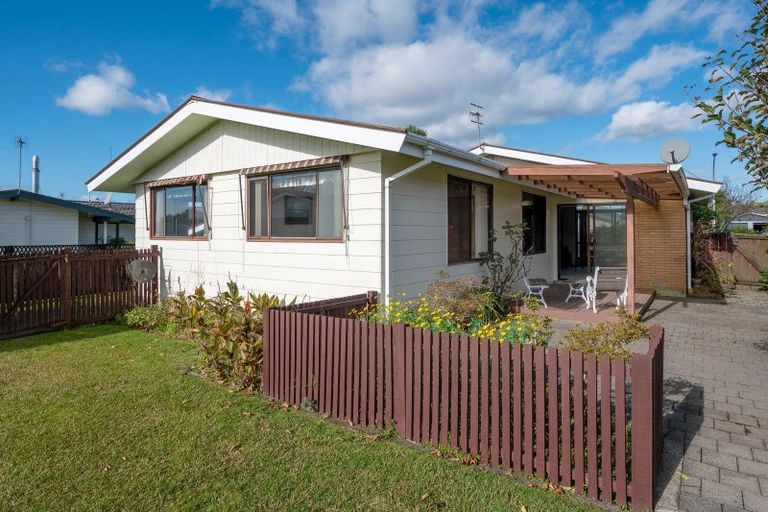 Photo of property in 34 Neri Crescent, Pomare, Rotorua, 3015