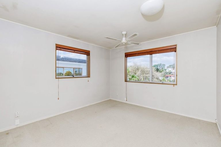 Photo of property in 33 Meadowvale Avenue, Forrest Hill, Auckland, 0620