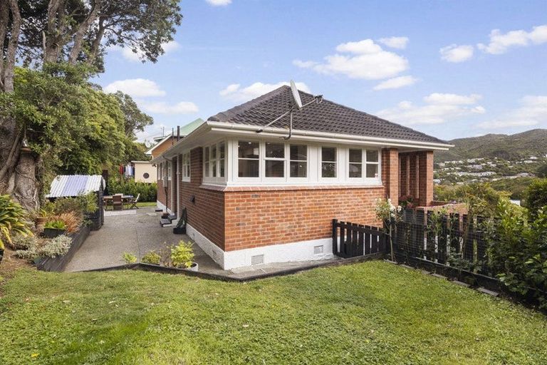 Photo of property in 95 Sunshine Avenue, Karori, Wellington, 6012