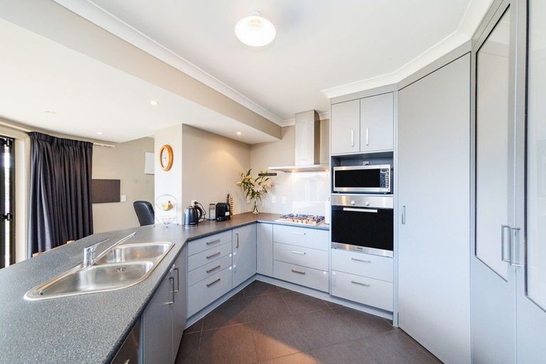 Photo of property in 20 Holdsworth Avenue, Milson, Palmerston North, 4414