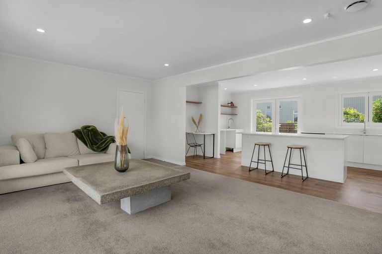 Photo of property in 20 Barberry Grove, Maungaraki, Lower Hutt, 5010