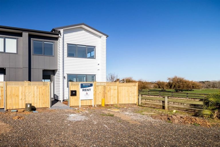 Photo of property in 1d Falabella Lane, Karaka, Papakura, 2113