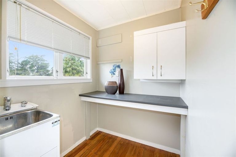 Photo of property in 44 Fitzwater Place, Henderson, Auckland, 0612