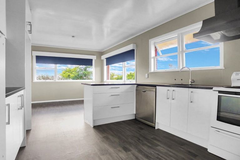 Photo of property in 739 Te Atatu Road, Te Atatu Peninsula, Auckland, 0610