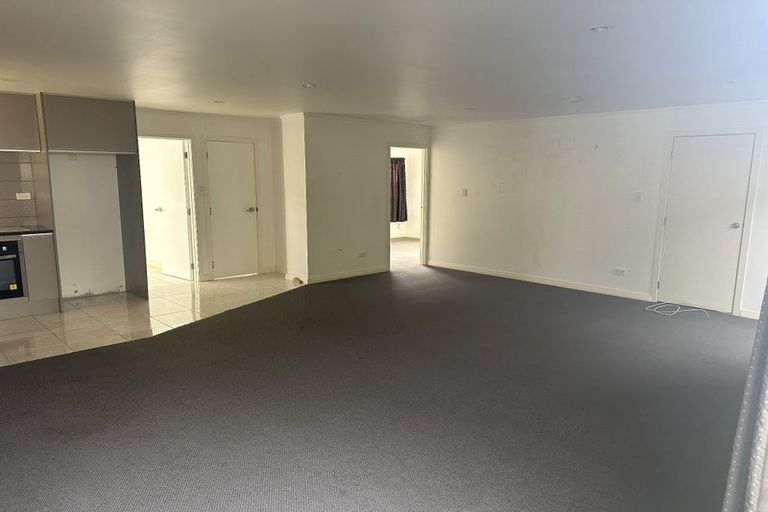 Photo of property in 12 Miller Road, Mangere Bridge, Auckland, 2022