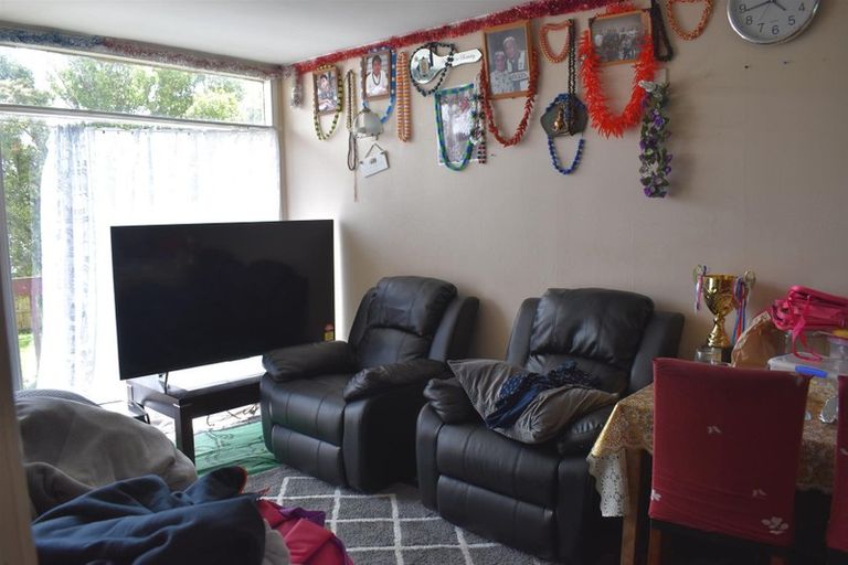 Photo of property in 84 Roberts Road, Te Atatu South, Auckland, 0610