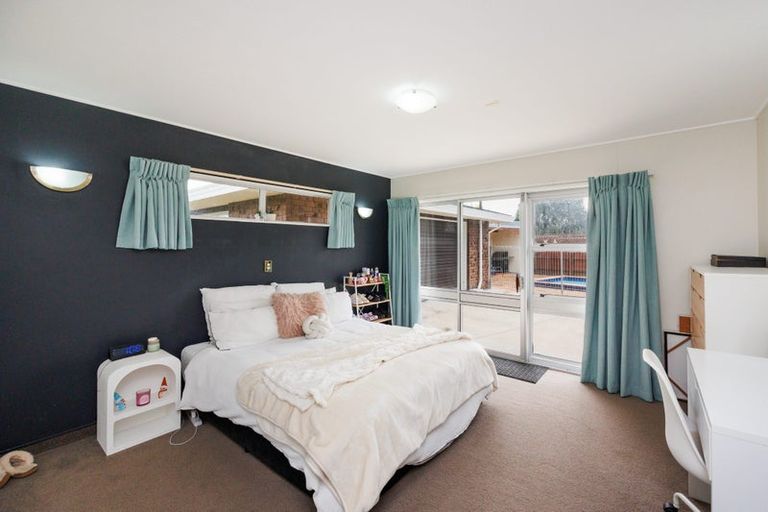 Photo of property in 52 Kentucky Way, Awapuni, Palmerston North, 4412