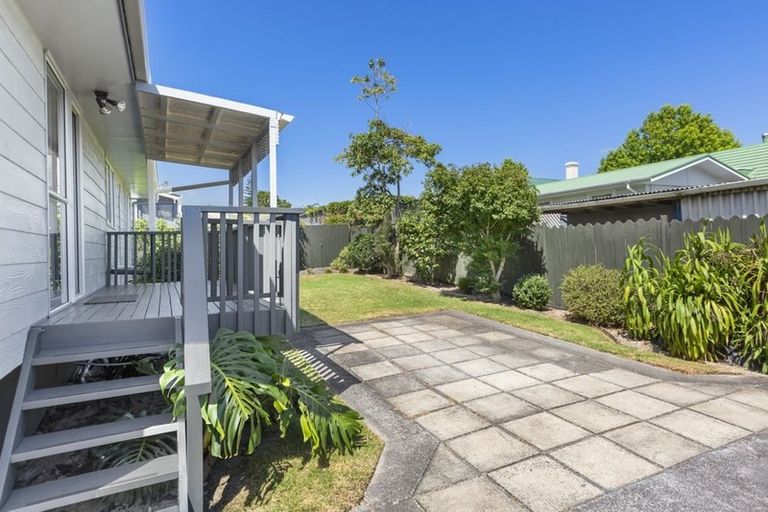 Photo of property in 15 Pine Street, New Lynn, Auckland, 0600