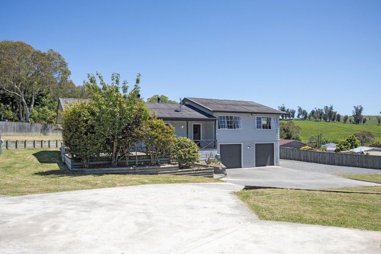 Photo of property in 10 Watts Road, Waipawa, 4210