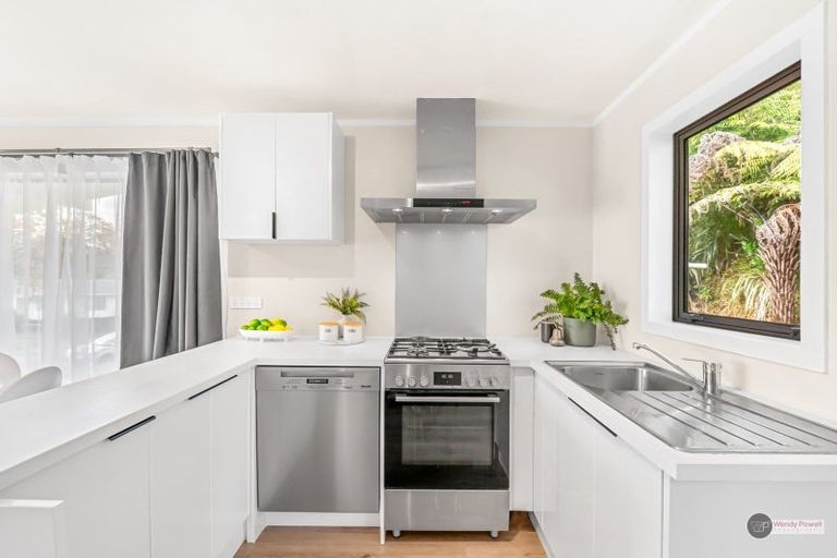 Photo of property in 2/31 Kowhai Street, Wainuiomata, Lower Hutt, 5014