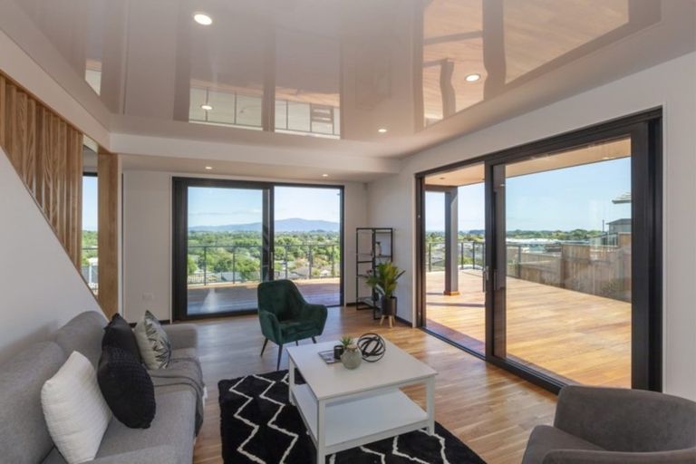 Photo of property in 101 Kakariki Grove, Waikanae, 5036