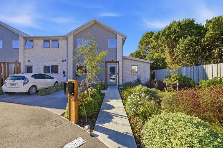 Photo of property in 4/5 Matata Place, Dallington, Christchurch, 8061