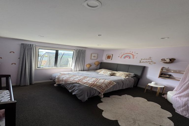 Photo of property in 158 Akaroa Drive, Maupuia, Wellington, 6022