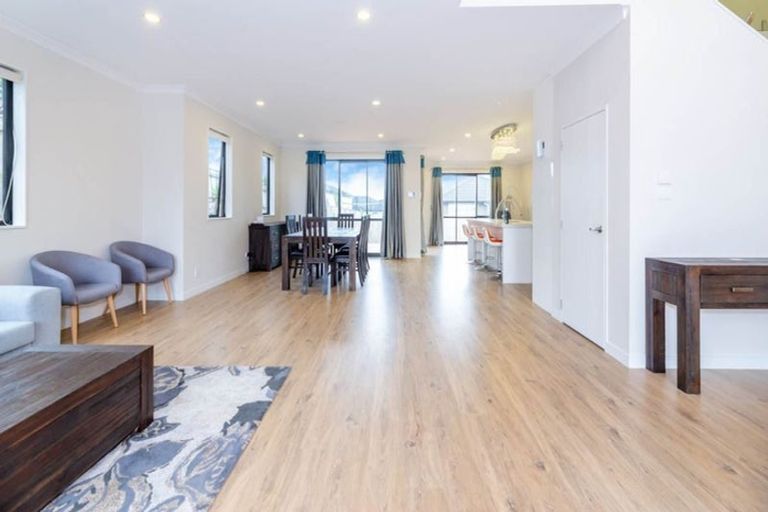 Photo of property in 11 Harvest Avenue, Orewa, 0931