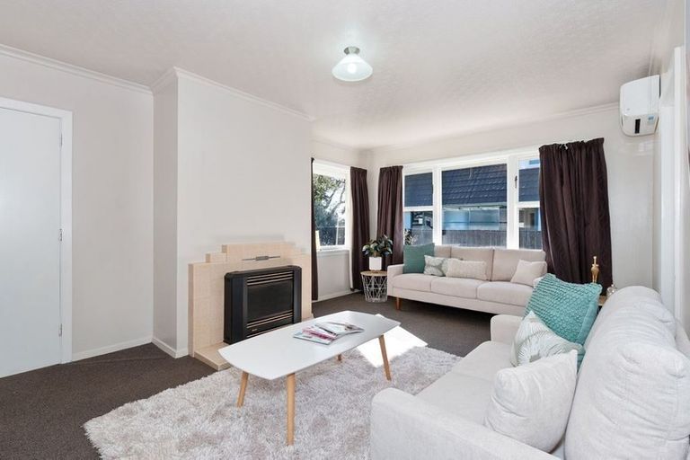 Photo of property in 74 Russley Road, Russley, Christchurch, 8042