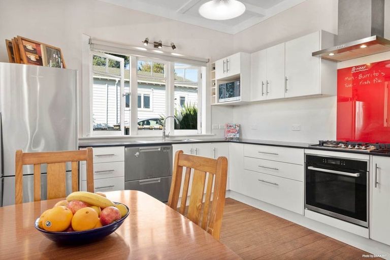 Photo of property in 65 Clayburn Road, Glen Eden, Auckland, 0602