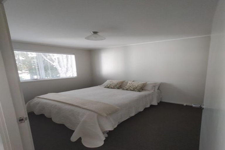 Photo of property in 10 Doone Place, Massey, Auckland, 0614