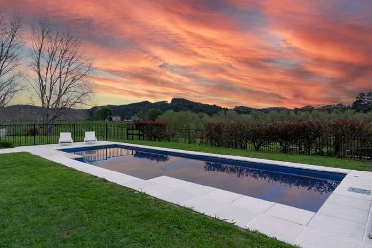 Photo of property in 255 Ararimu Valley Road, Helensville, Waimauku, 0882