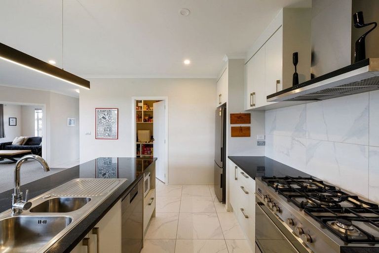 Photo of property in 13 Hehan Close, Cambridge, 3434