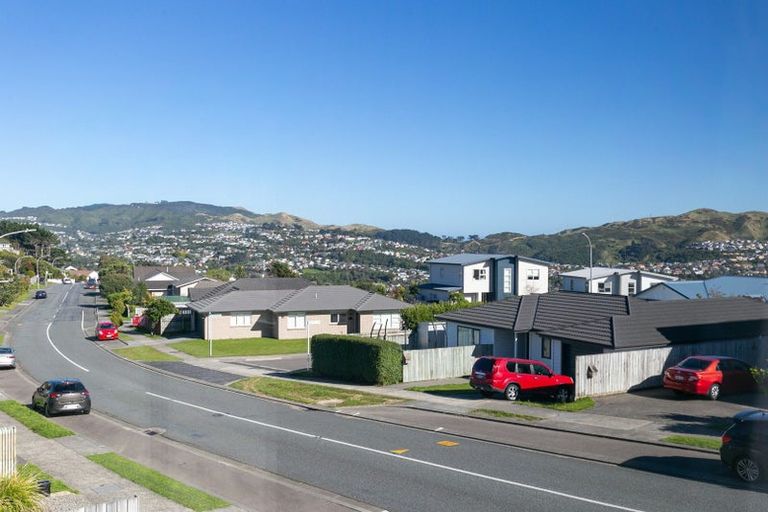 Photo of property in 194 Mark Avenue, Grenada Village, Wellington, 6037