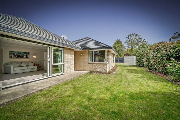 Photo of property in 15 Tyndale Place, Ilam, Christchurch, 8041