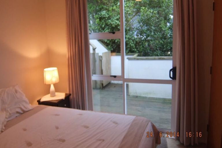 Photo of property in 54 Lincoln Avenue, Tawa, Wellington, 5028