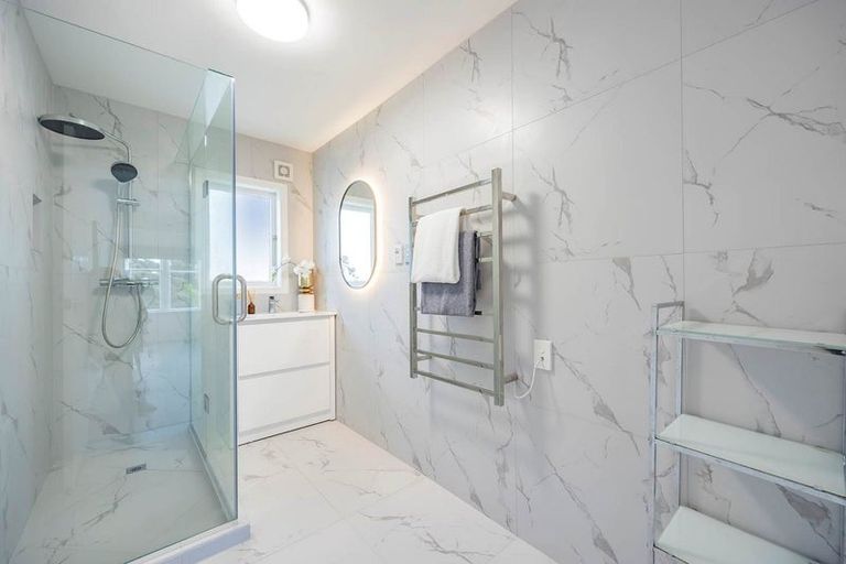 Photo of property in 23 Korotaha Terrace, Rothesay Bay, Auckland, 0630