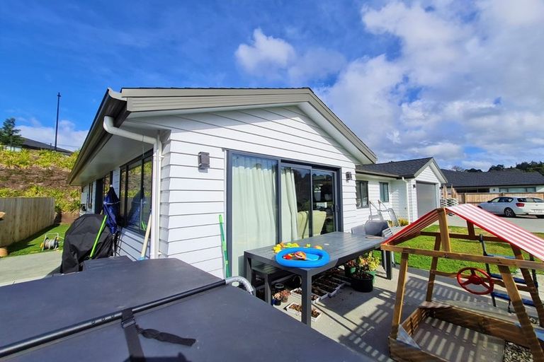 Photo of property in 115 Karepiro Drive, Stanmore Bay, Whangaparaoa, 0932