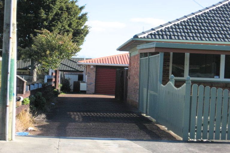 Photo of property in 2/7 Cameron Street, Papakura, 2110