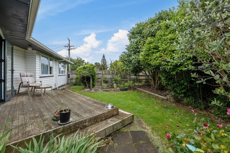 Photo of property in 3 Iredale Road, Hawera, 4610