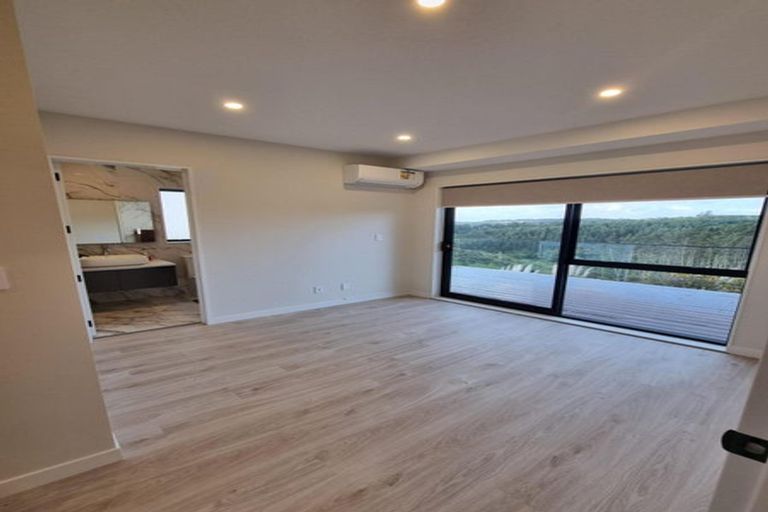 Photo of property in 13 Grand Ridge Avenue, Flat Bush, Auckland, 2019