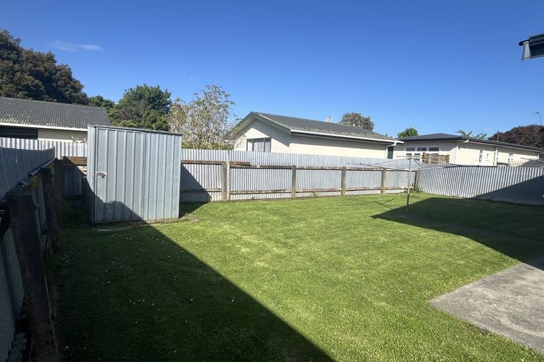 Photo of property in 35 Mcgiffert Street, Palmerston North, 4410