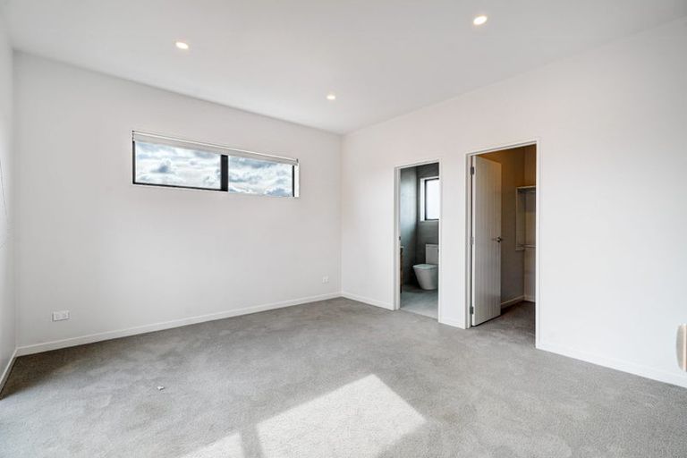 Photo of property in 7 Awa Avenue, Helensville, 0800