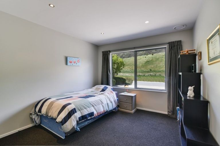 Photo of property in 4 Herries Lane, Lake Hayes, Queenstown, 9304